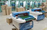 廣州某龍服飾(織帶)廠使用連新牌掛式檢針機及輸送式檢針機