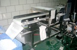 食品金屬檢測機使用現場 薄荷糖 包衣糖 清涼糖金屬檢測機